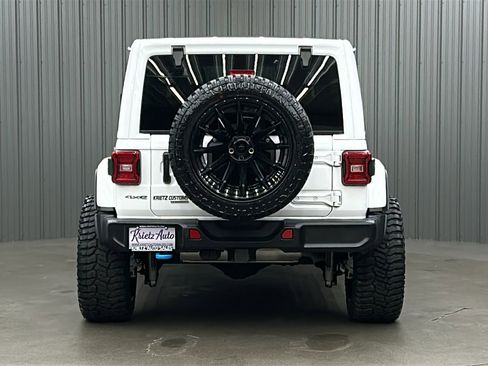 Used 2024 Jeep Wrangler Unlimited Sahara w/ Technology Group image 4