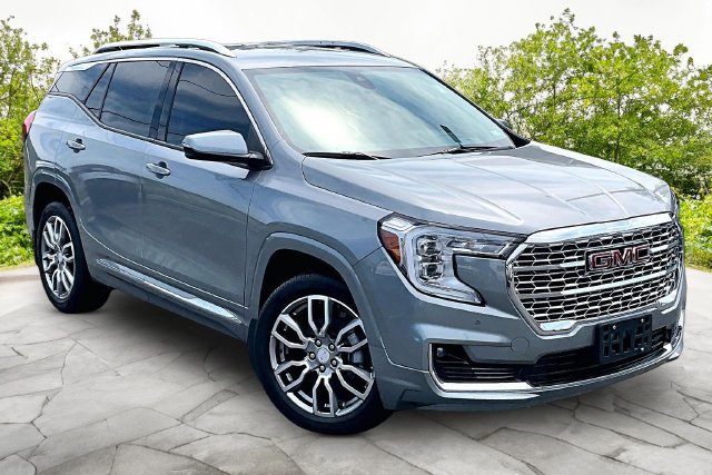 Used 2023 GMC Terrain Denali AWD/4WD image 10