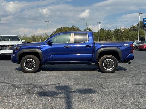 Used 2025 Toyota Tacoma TRD Off-Road AWD/4WD image 6