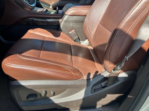 Used 2015 Chevrolet Tahoe LTZ RWD image 6