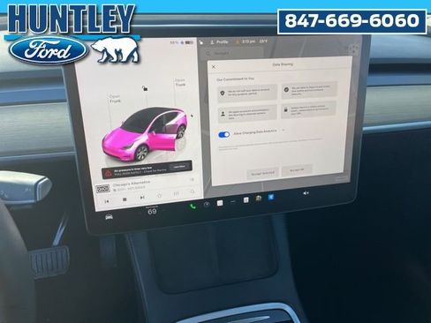 Used 2023 Tesla Model Y Long Range AWD/4WD image 23