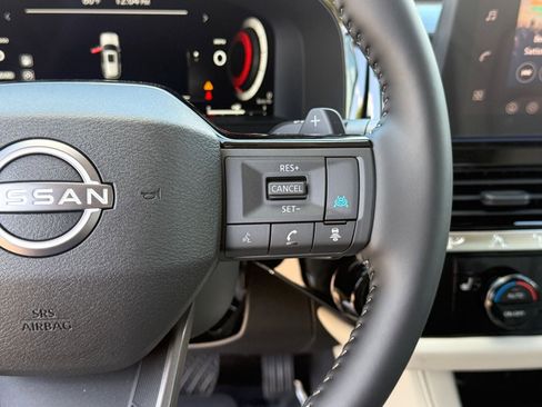 New 2026 Nissan Pathfinder SL FWD image 17