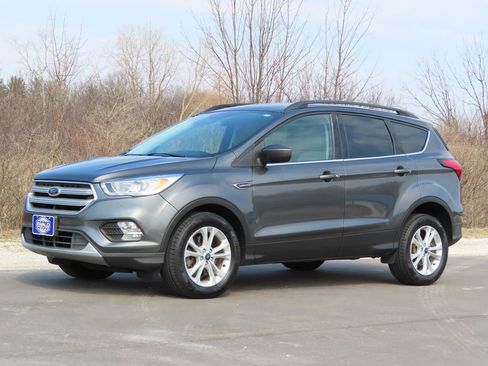 Used 2019 Ford Escape SEL image 17