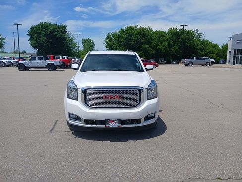 Used 2017 GMC Yukon XL Denali w/ Open Road Package image 3