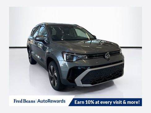 New 2026 Volkswagen Taos SE AWD/4WD image 1
