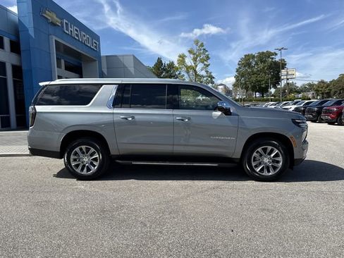 New 2026 Chevrolet Suburban Premier image 2