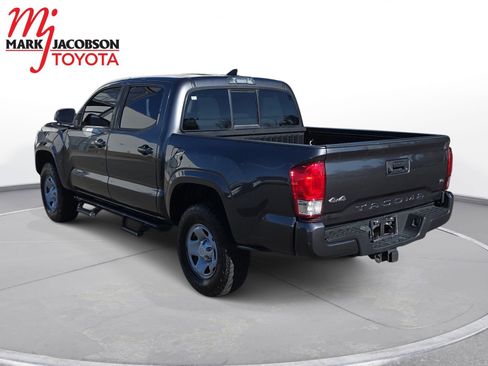 Used 2019 Toyota Tacoma SR image 11