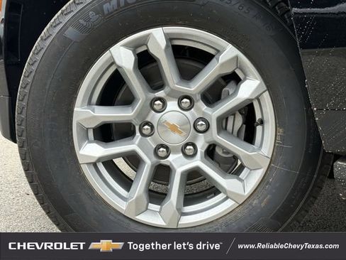 New 2026 Chevrolet Suburban LT RWD image 10