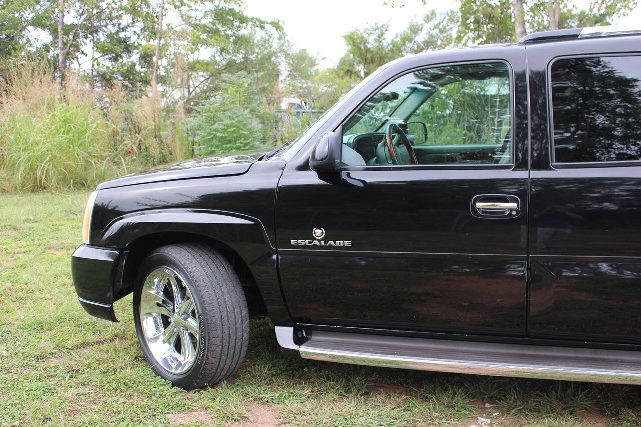Used 2002 Cadillac Escalade AWD image 11