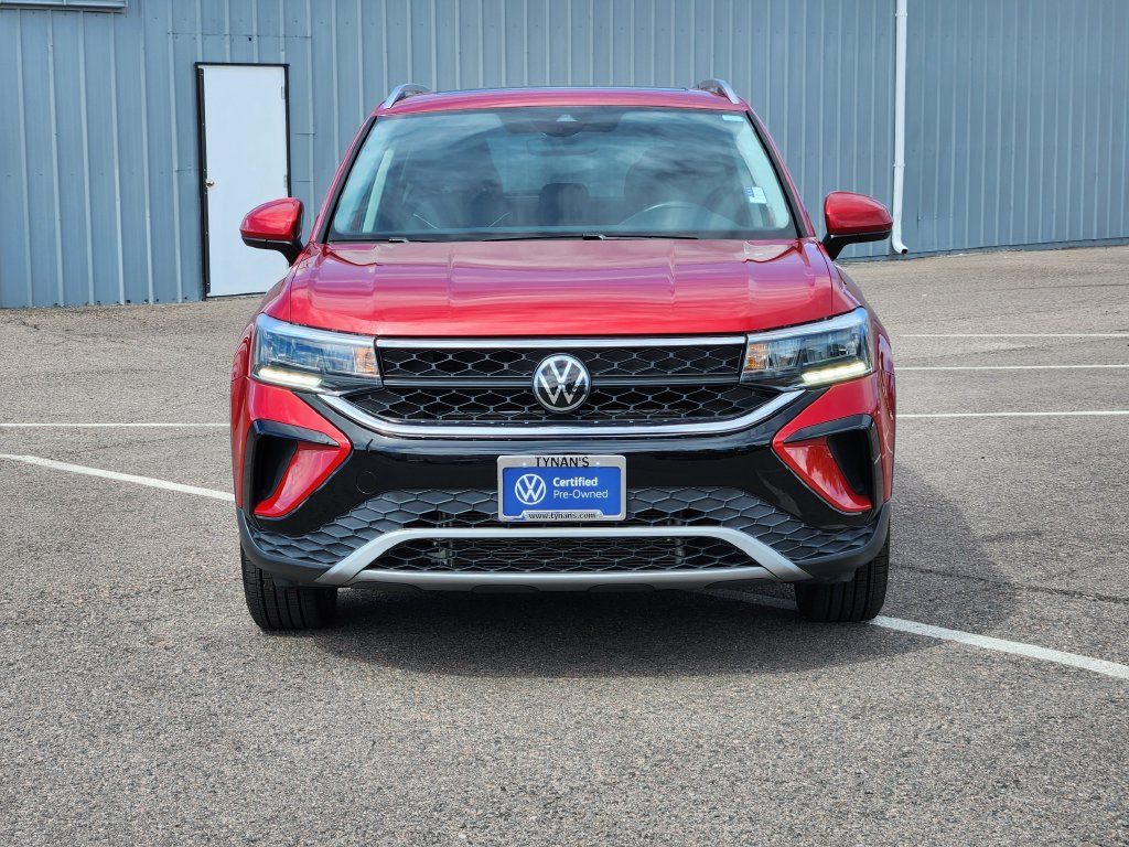 Certified 2023 Volkswagen Taos SE w/ Panoramic Sunroof Package AWD/4WD image 2