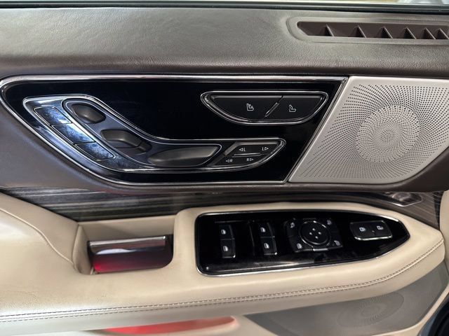 Used 2023 Lincoln Navigator L Black Label AWD/4WD image 11