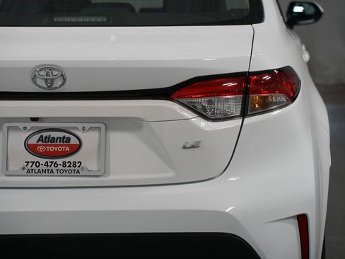 Certified 2025 Toyota Corolla LE FWD image 10