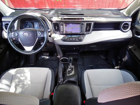 Used 2017 Toyota RAV4 XLE AWD/4WD image 44