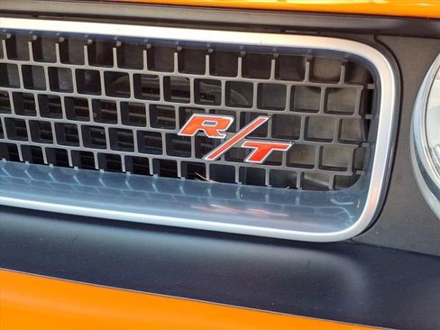 Used 2014 Dodge Challenger R/T RWD image 13