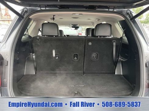 Used 2023 Hyundai Palisade SEL AWD/4WD image 6