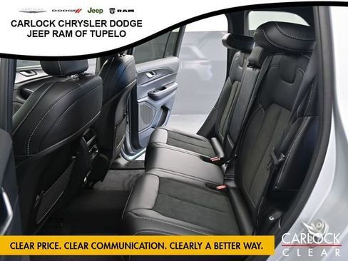 New 2025 Jeep Grand Cherokee Altitude image 28