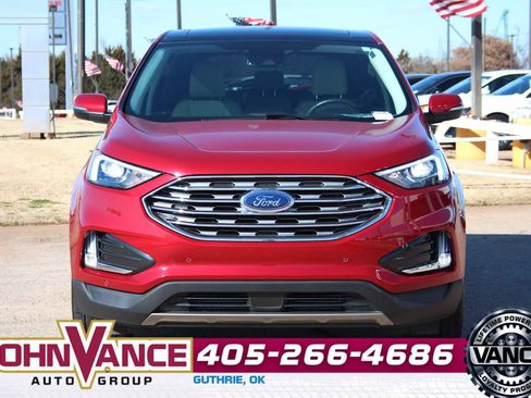 Used 2022 Ford Edge Titanium image 2