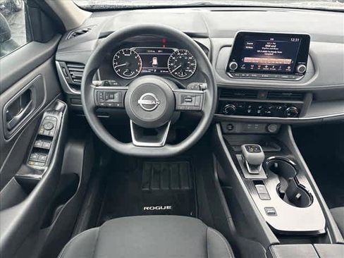 Used 2024 Nissan Rogue S image 10