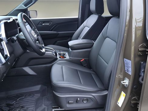 Used 2025 GMC Canyon Elevation w/ Convenience Package RWD image 11