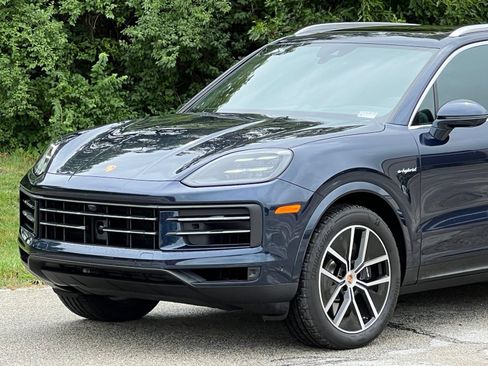 Certified 2026 Porsche Cayenne E-Hybrid AWD/4WD image 12