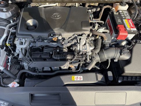 Used 2020 Toyota Camry image 24