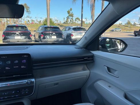 Used 2025 Hyundai Kona SEL image 36