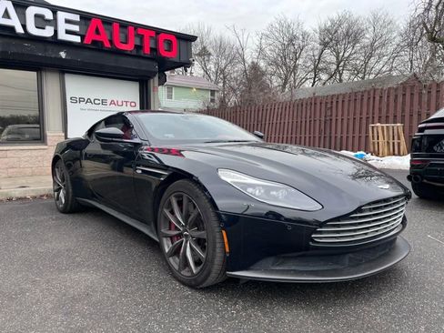 Used 2018 Aston Martin DB11 V12 RWD image 8