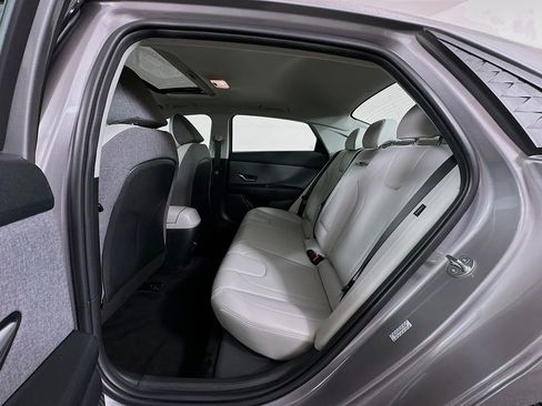 Certified 2024 Hyundai Elantra Limited image 26