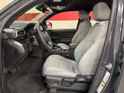 Certified 2025 Toyota Tacoma SR5 AWD/4WD image 14
