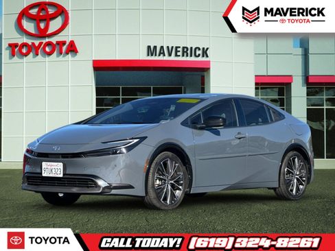 Used 2024 Toyota Prius XLE image 1