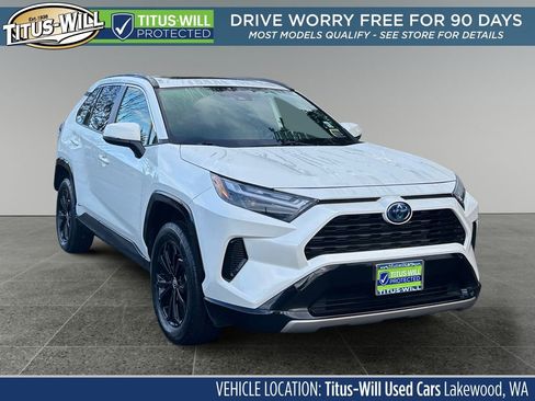 Used 2022 Toyota RAV4 SE image 1