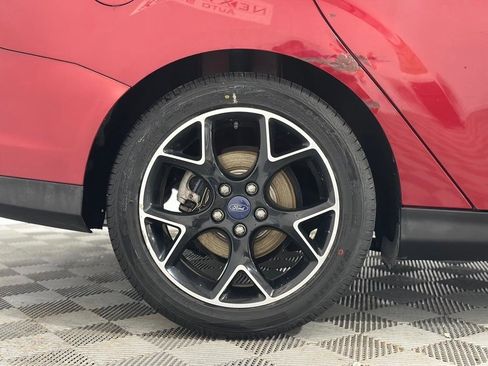 Used 2014 Ford Focus SE w/ Equipment Group 201A FWD image 34