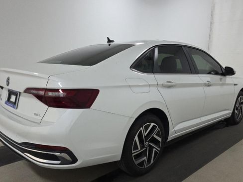 Used 2024 Volkswagen Jetta SEL FWD image 5