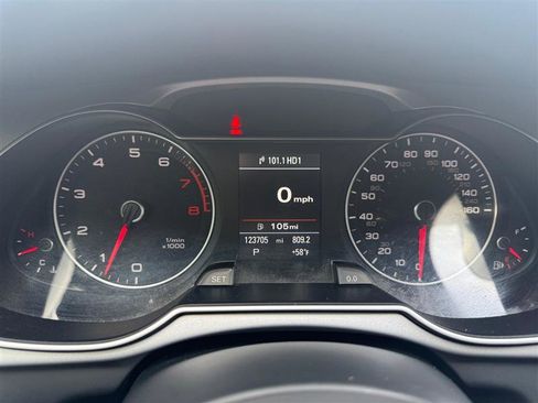 Used 2016 Audi A4 2.0T Premium image 34