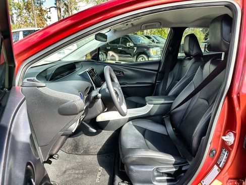 Used 2017 Toyota Prius Three Touring image 19