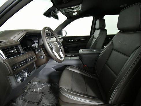Used 2024 GMC Yukon Denali image 5