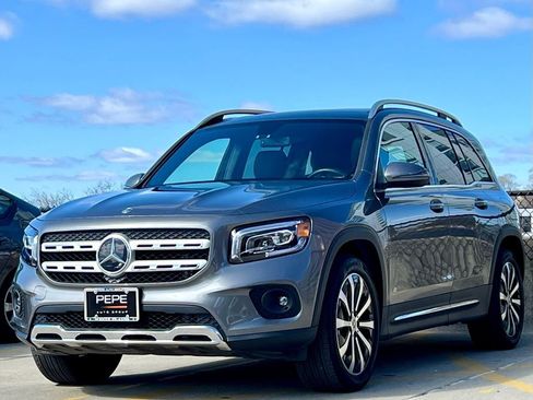 Used 2023 Mercedes-Benz GLB 250 4MATIC image 4