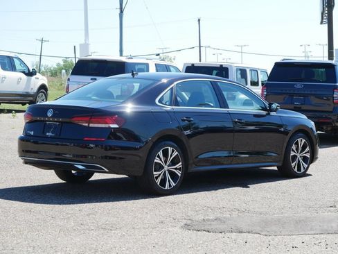 Used 2020 Volkswagen Passat 2.0T SEL FWD image 3