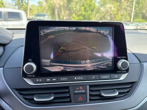 Used 2023 Nissan Altima 2.5 SR FWD image 23
