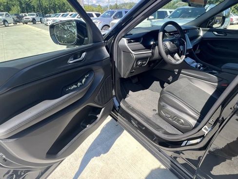 New 2025 Jeep Grand Cherokee L Altitude image 9