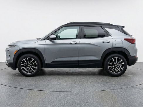 Used 2025 Chevrolet TrailBlazer LT image 5