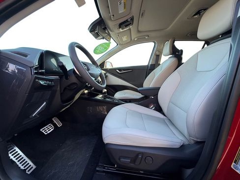 New 2025 Kia Niro EX Touring FWD image 9