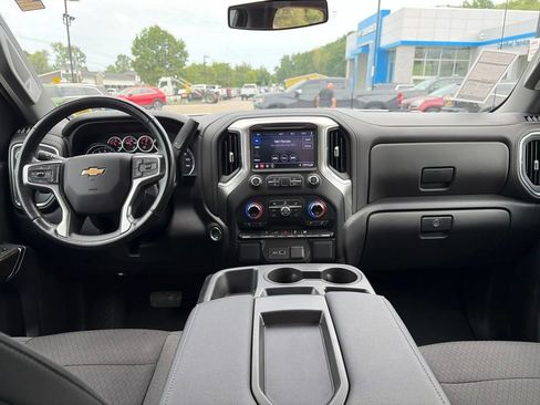 Used 2021 Chevrolet Silverado 1500 LT AWD/4WD image 19