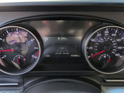 Certified 2024 Kia Carnival LX image 11