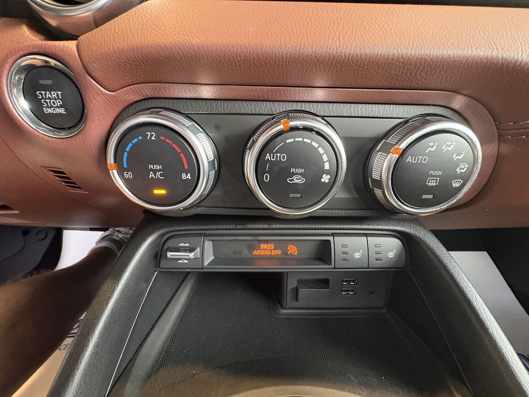 Used 2018 MAZDA MX-5 Miata RF Grand Touring RWD image 18