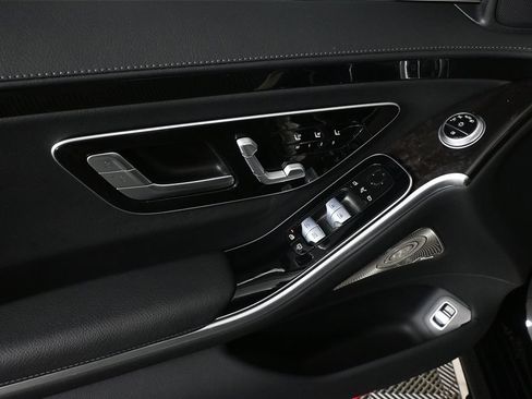 Used 2023 Mercedes-Benz S 500 4MATIC image 9