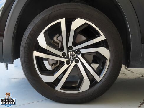Used 2023 Volkswagen Atlas Cross Sport SEL AWD/4WD image 30