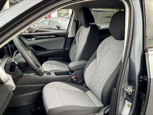 New 2025 Volkswagen Tiguan S AWD/4WD image 11