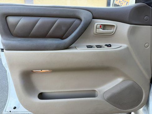 Used 2000 Toyota Land Cruiser AWD/4WD image 8