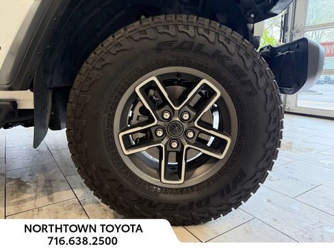 Used 2025 Jeep Gladiator Mojave w/ Safety Group AWD/4WD image 25